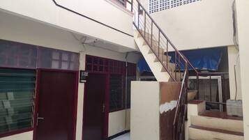 Standard Single Room | Living area