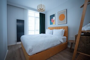 1 bedroom, Egyptian cotton sheets, premium bedding, memory-foam beds - Bird Nest Suite (Istanbul)