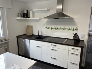 冰箱、烤箱、炉灶、洗碗机