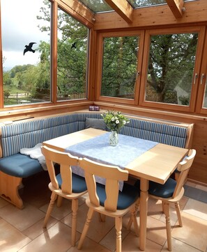 تناول الطعام