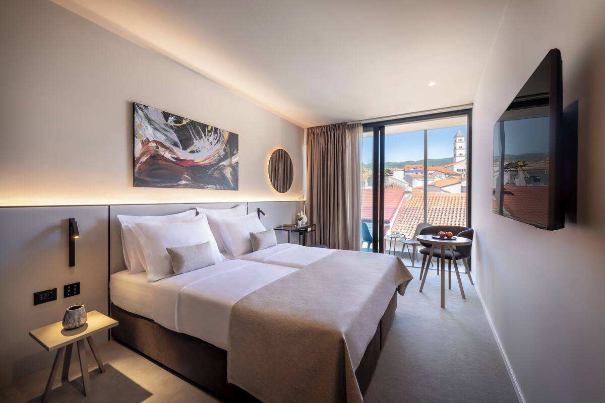 Premium Double Room with Balcony | Minibar, in-room safe, soundproofing, free WiFi