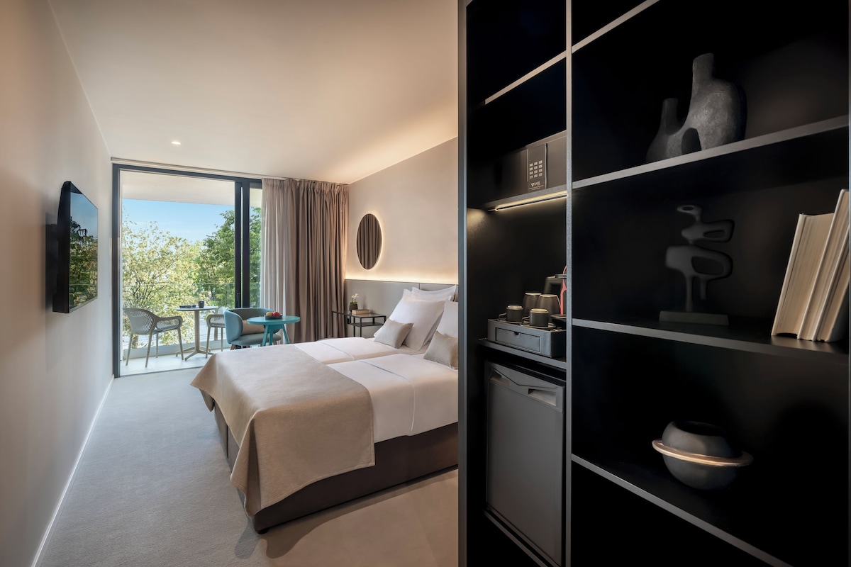 Minibar, caja de seguridad en la habitación y insonorización