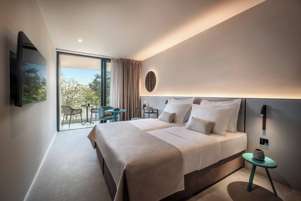 Minibar, in-room safe, soundproofing, free WiFi