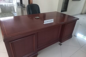 Reception - Capital O 93872 Natura Guest House Syariah Near alun alun kota purwokerto (Purwokerto)