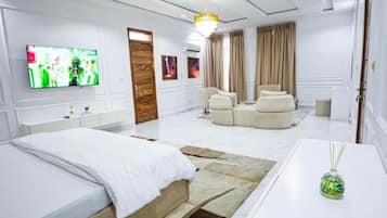 6 chambres, coffres-forts dans les chambres, fer et planche Ă repasser