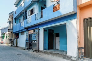 Mặt tiền nơi lưu trú