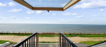The Beach House Peacehaven, Brighton, East Sussex with free parking onsite