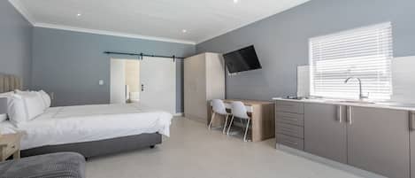 Suite estudio Deluxe | 1 habitación, escritorio, tabla de planchar con plancha y wifi gratis