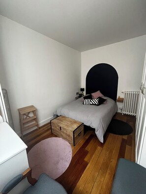 1 chambre, fer et planche à repasser, Wi-Fi, draps fournis