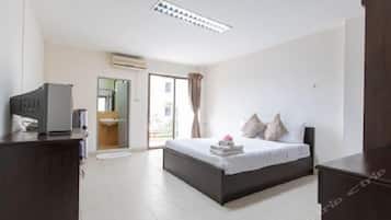 Superior Double Room | Desk, soundproofing, free WiFi, bed sheets