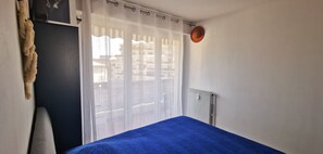 Een strijkplank/strijkijzer, gratis wifi