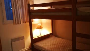 2 bedrooms, iron/ironing board