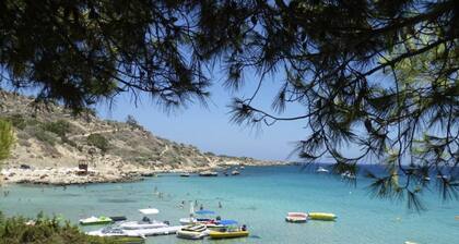 2 bed - Sleeps 6 - Private Pool - 5 Min To Beach
