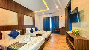 Minibar, in-room safe, individually decorated, individually furnished - The Luxury (Siem Reap)