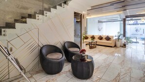 Lobby - Collection O Hotel Amber Heights (Bareilly)