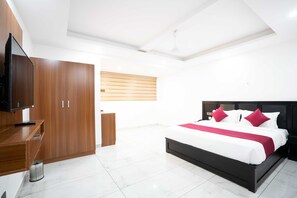 Room - Collection O Cloudy Mist  (Devikolam)