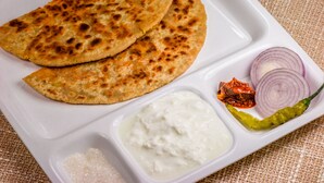 Family dining - Collection O Cafe 8 (Nagpur)