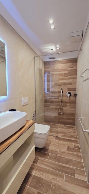 Apartment, Balcony | Bathroom | Shower, slippers, towels, toilet paper - Arkle 2 Apartments  (Tirana)