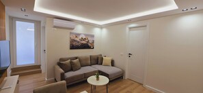 Apartamento Deluxe | Sistema de insonorización, tabla de planchar con plancha, wifi gratis