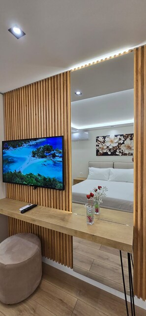 Deluxe Apartment | Soundproofing, iron/ironing board, free WiFi, bed sheets - Arkle 2 Apartments  (Tirana)