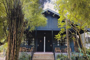 ห้องดีลักซ์ | มินิบาร์, ตู้นิรภัยในห้องพัก, ห้องพักตกแต่งอย่างมีเอกลักษณ์