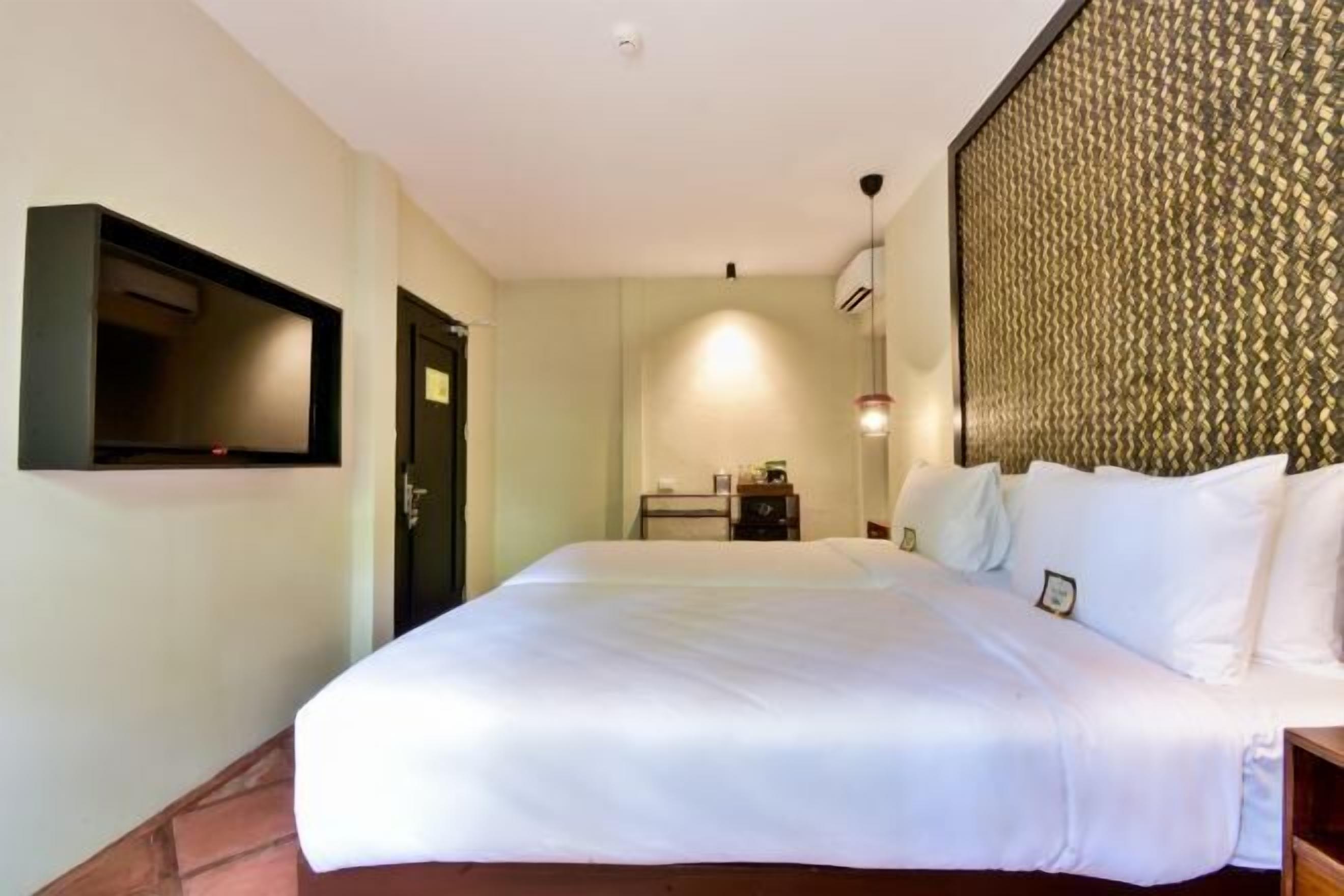 มินิบาร์, ตู้นิรภัยในห้องพัก, ห้องพักตกแต่งอย่างมีเอกลักษณ์