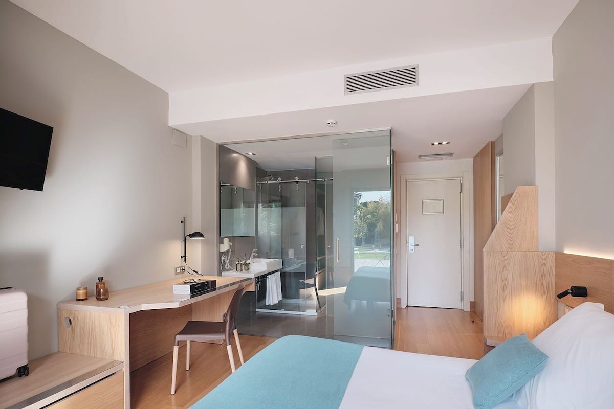 1 bedroom, in-room safe, laptop workspace, free WiFi