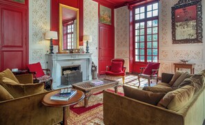 Living area - Château de la Huberdière (Nazelles-Negron)