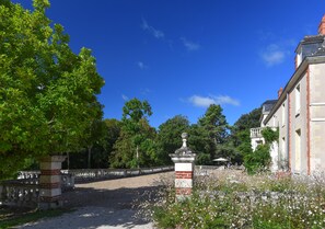 Terrace/patio - Château de la Huberdière (Nazelles-Negron)