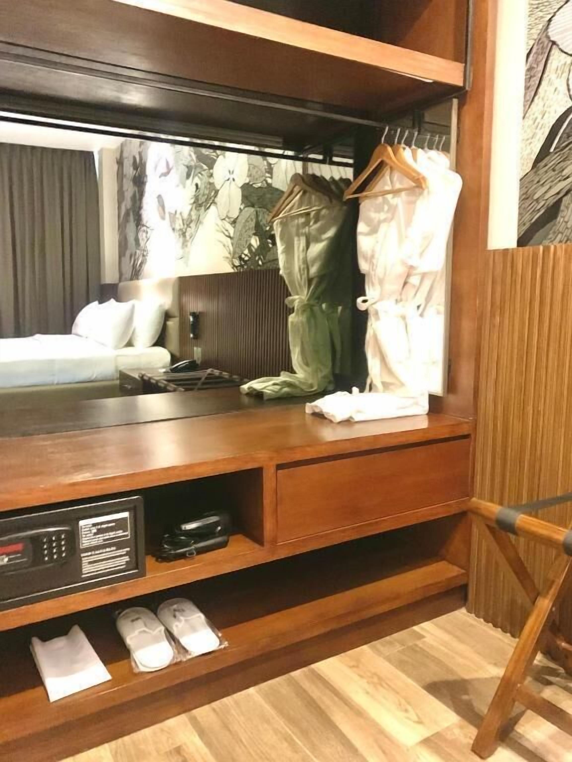 Room amenity