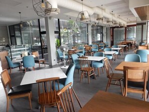 Restaurant - The Henry Hotel Roost Bacolod (Bacolod)