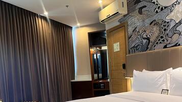 In-room safe, desk, laptop workspace, blackout curtains