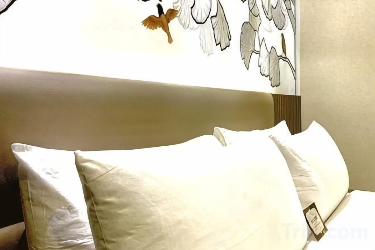 In-room safe, desk, laptop workspace, blackout curtains