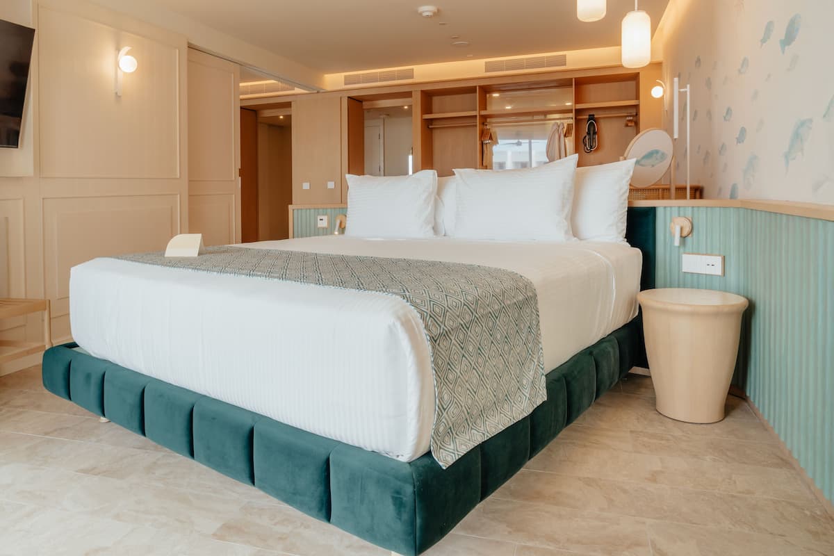 1 bedroom, minibar, in-room safe, free cots/infant beds