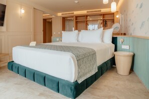 Minibar, in-room safe, free cribs/infant beds, free rollaway beds
