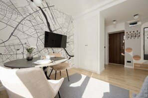 In-room dining - Chmielna Studio Warsaw Center by Renters (Warsaw)