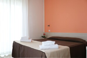 Kahden hengen standard-huone (yksi tai kaksi sänkyä) | Ilmainen Wi-Fi