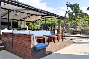 Televisión LCD 22 pulgadas con canales de televisión vía satélite