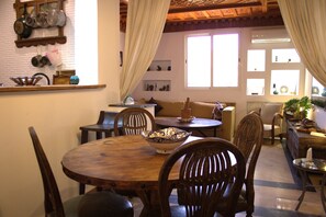 Dining - Cosy Central Apartment (Marrakech)