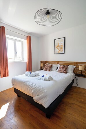 5 chambres, fer et planche Ă repasser, Wi-Fi, draps fournis