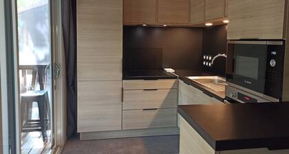 Chalet acogedor junto al lago, piscina cubierta, cerca de playas y actividades naturales