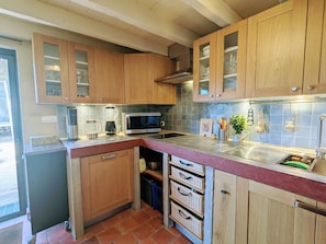 Kühlschrank, Mikrowelle, Geschirrspüler
