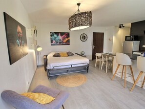 1 室のベッドルーム、WiFi (無料)、ベッドシーツ