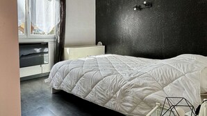 Room - 2-Room Apartment Near Sea, Air Conditioning, 4 Sleeps (Argelès-sur-Mer)