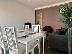Dining - 2-Room Apartment Near Sea, Air Conditioning, 4 Sleeps (Argelès-sur-Mer)