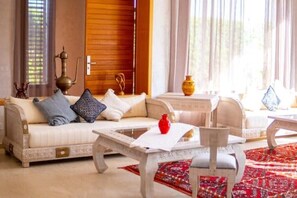 Smart TV, fireplace, printers