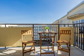 Balcony - Cozy Apartment With Balcony by Renters (Warsaw)