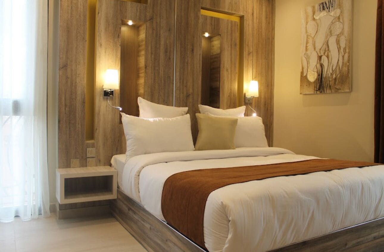 Luxe beddengoed, een minibar, een laptopwerkplek, gratis wifi