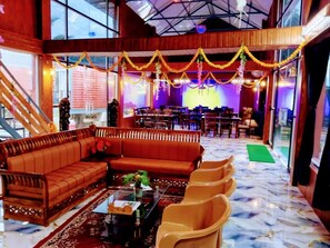 Reception hall - Chan Beach Resort (Bahur)