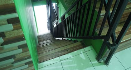 OYO 93875 Tifar House Near Lapangan Raja-raja